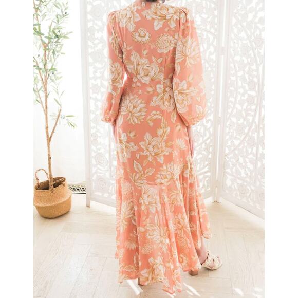 Flying Tomato NWT Peach/Ivory/Taupe Floral High Low V-Neck Midi Dress - Picture 7 of 7